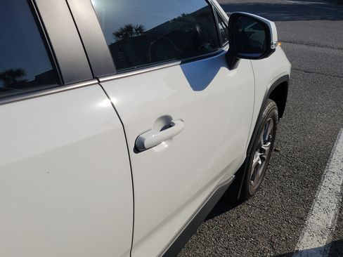 Used 2024 Toyota RAV4 XLE w/ Convenience Package FWD image 9