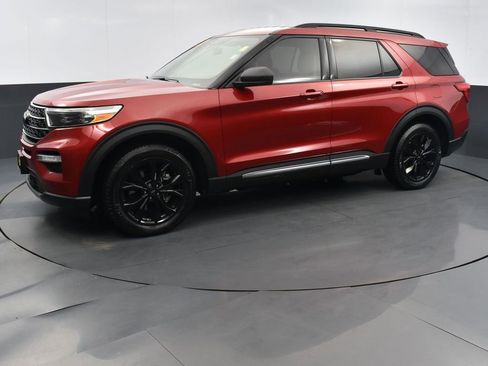 Used 2020 Ford Explorer XLT w/ Equipment Group 202A image 18