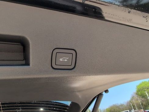 New 2026 Chevrolet Traverse LT w/ Midnight/Sport Edition FWD image 12