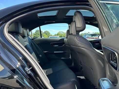 Used 2025 Mercedes-Benz C 300 Sedan image 29