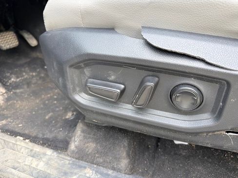 Used 2022 Toyota Tundra Limited AWD/4WD image 9