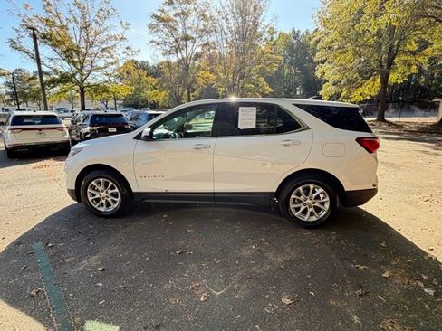 Used 2018 Chevrolet Equinox LT image 3