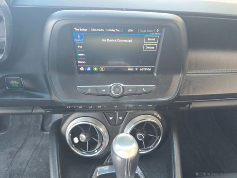 Used 2020 Chevrolet Camaro LT image 21