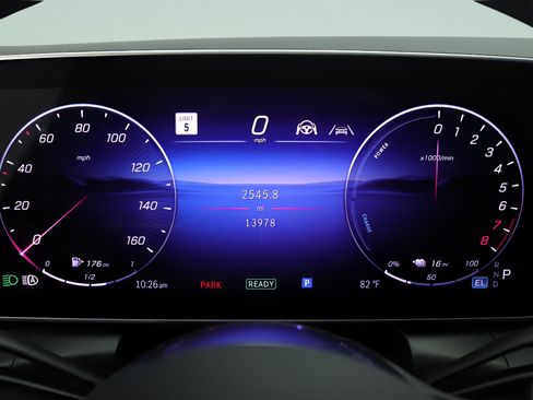 Used 2025 Mercedes-Benz GLC 350e 4MATIC image 11