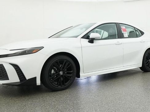 New 2026 Toyota Camry SE FWD image 17
