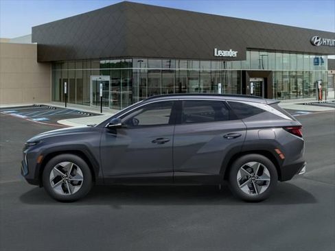 Certified 2025 Hyundai Tucson SEL image 3