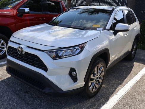 Used 2021 Toyota RAV4 XLE Premium FWD image 2