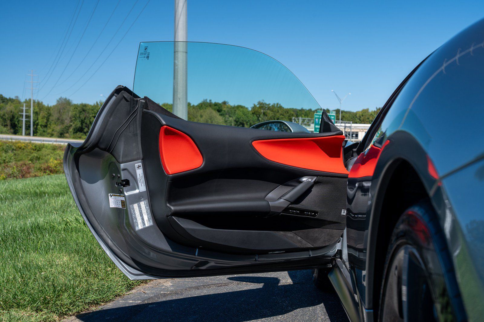 Used 2022 Ferrari SF90 Stradale AWD/4WD image 29