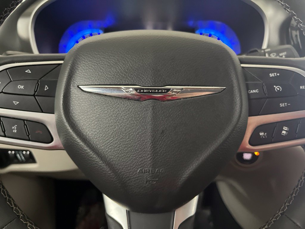 Used 2024 Chrysler Pacifica Touring-L FWD image 57