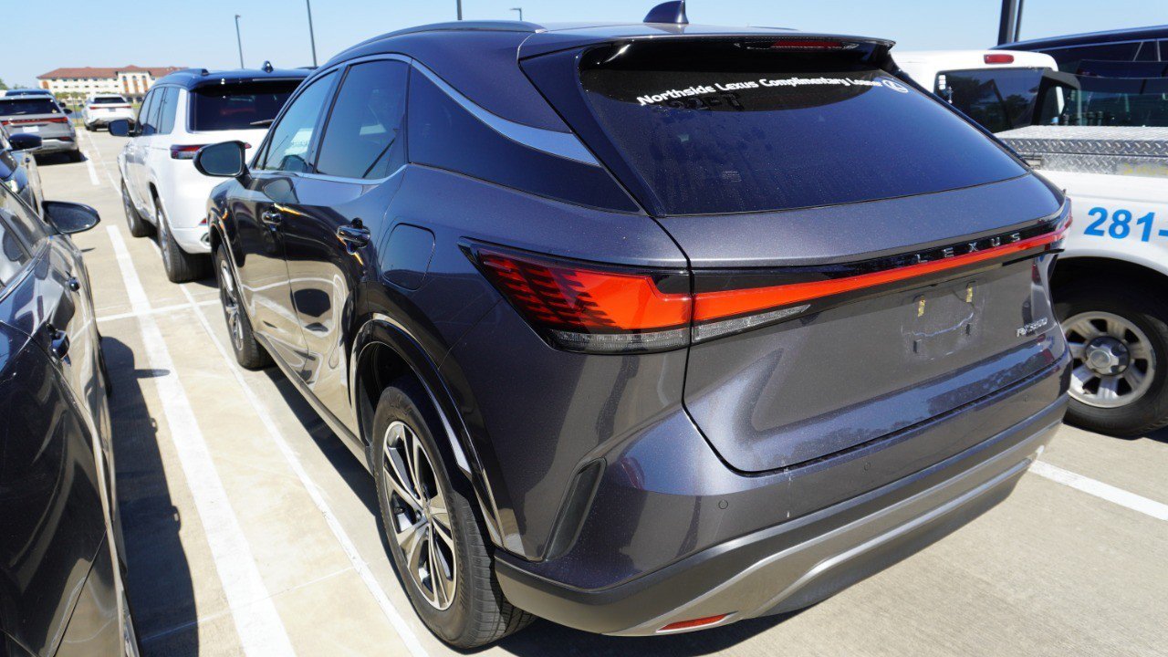 Used 2025 Lexus RX 350 Premium w/ Accessory Package (Z1) FWD image 5
