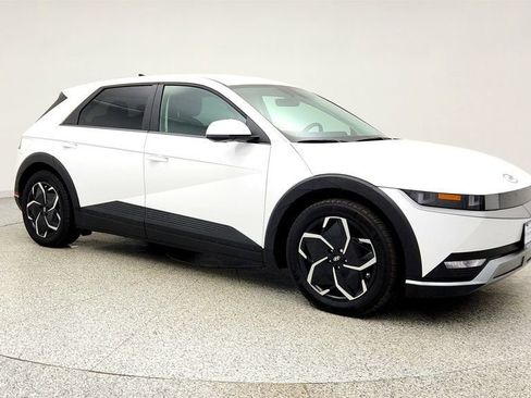 Used 2024 Hyundai Ioniq 5 SE image 3