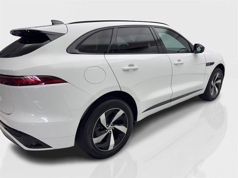 Used 2024 Jaguar F-PACE R-Dynamic S image 13