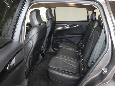 Used 2022 Lincoln Nautilus Reserve w/ Monochromatic Package image 25