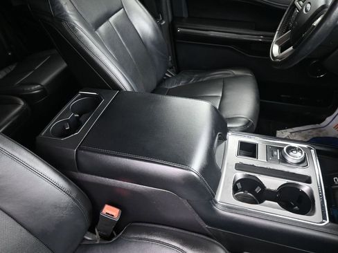 Certified 2018 Ford Expedition XLT w/ Equipment Group 202A image 15