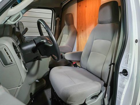 Used 2019 Ford E-450 and Econoline 450 Super Duty image 15