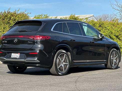 Used 2023 Mercedes-Benz EQS 580 4MATIC SUV image 3