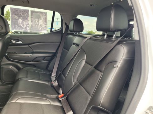 Used 2023 GMC Acadia SLT FWD image 13