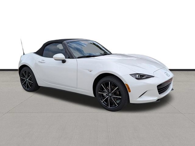 New 2026 MAZDA MX-5 Miata Grand Touring RWD image 3