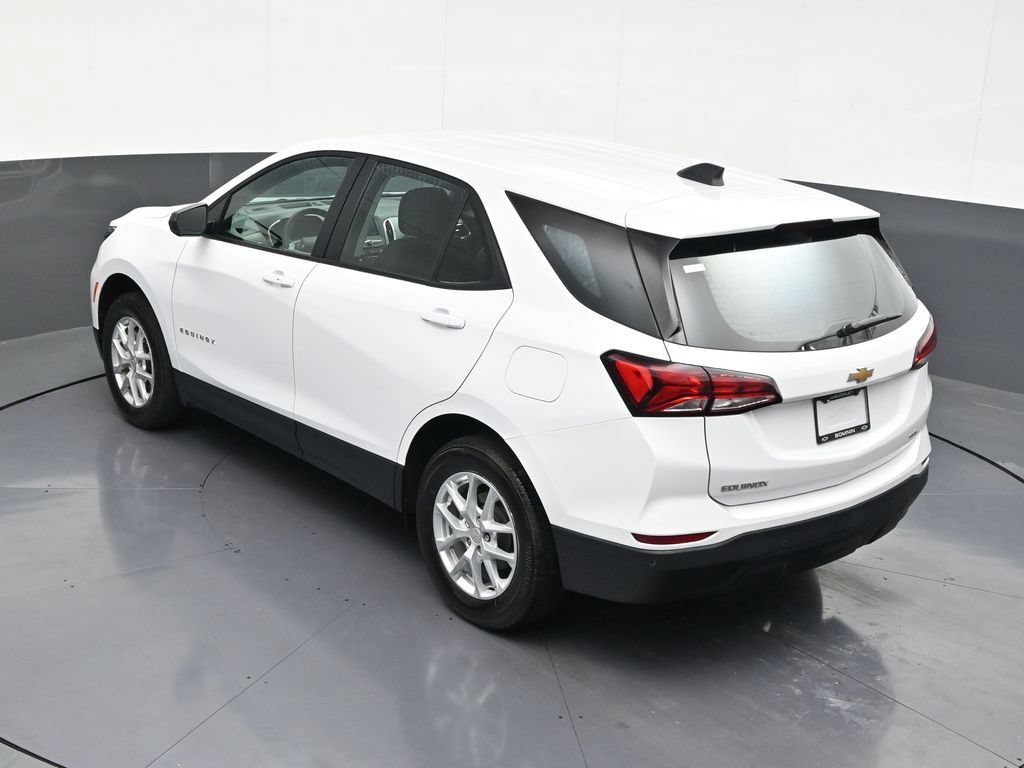 Used 2023 Chevrolet Equinox LS w/ Driver Confidence II Package AWD/4WD image 17