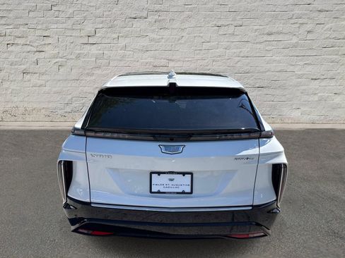 Used 2024 Cadillac Lyriq Luxury w/ LPO, Floor Liner Package AWD/4WD image 6