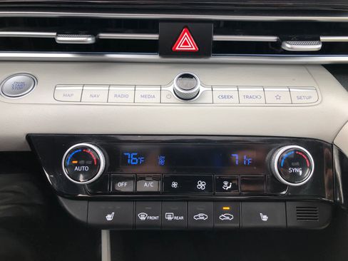 Certified 2024 Hyundai Elantra Limited image 22