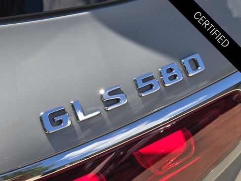 Used 2024 Mercedes-Benz GLS 580 4MATIC image 12
