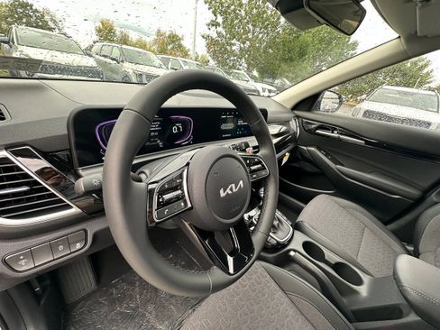 New 2026 Kia Seltos S image 32