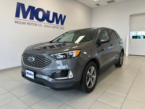 Used 2024 Ford Edge SEL w/ Convenience Package AWD/4WD image 2