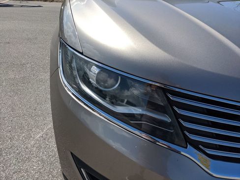 Used 2018 Lincoln MKX Reserve image 11