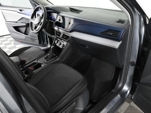Used 2023 Volkswagen Taos SE FWD image 8