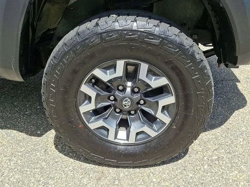 Used 2023 Toyota Tacoma TRD Off-Road AWD/4WD image 13