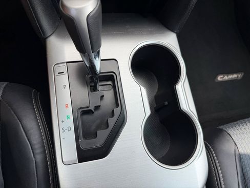 Used 2014 Toyota Camry SE FWD image 10