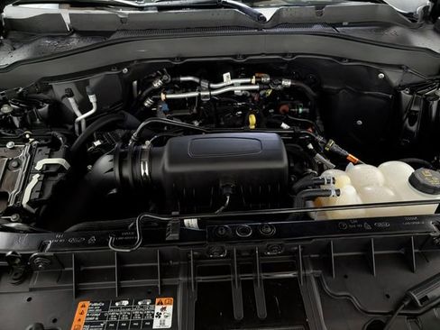 Used 2023 Ford Explorer XLT w/ Equipment Group 202A AWD/4WD image 30