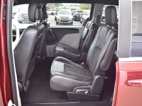 Used 2019 Dodge Grand Caravan SXT FWD image 29