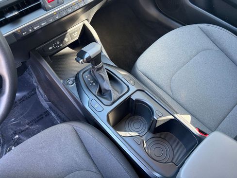 Used 2025 Kia K4 LXS image 35