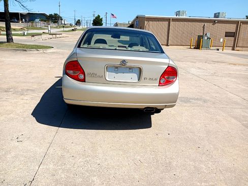 Used 2000 Nissan Maxima GLE image 5
