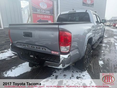 Used 2017 Toyota Tacoma 4X4 Double Cab image 3