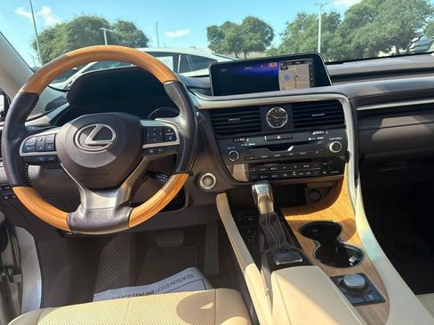 Used 2019 Lexus RX 350L FWD image 18