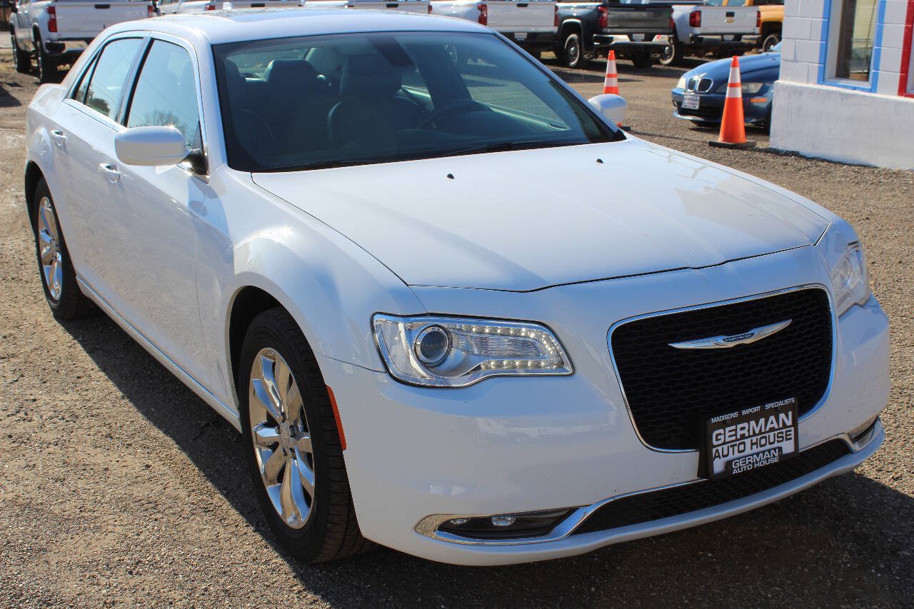 Used 2016 Chrysler 300 Limited AWD/4WD image 3
