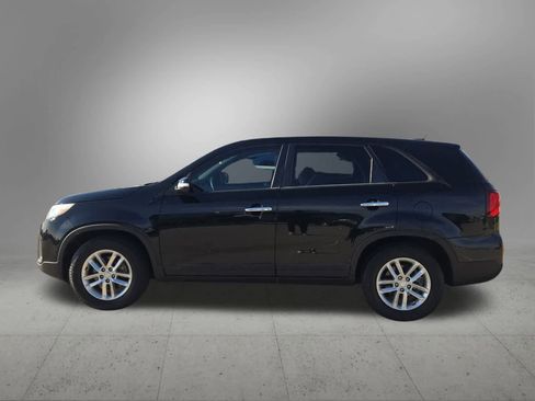 Used 2015 Kia Sorento LX image 3