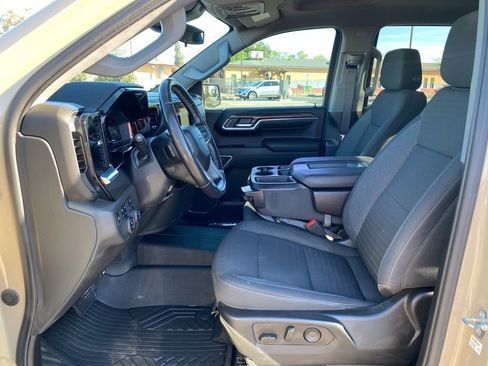 Used 2022 Chevrolet Silverado 1500 LT Trail Boss image 27