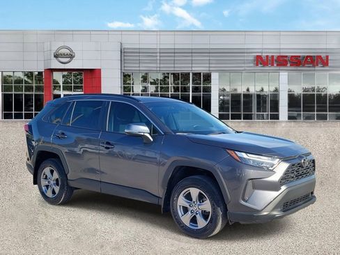 Used 2024 Toyota RAV4 XLE w/ Convenience Package image 2