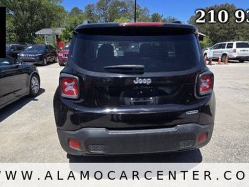Used 2015 Jeep Renegade Latitude FWD image 4