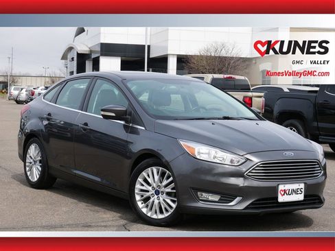 Used 2017 Ford Focus Titanium image 1