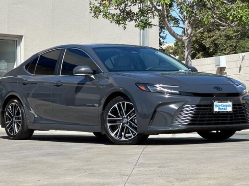 Used 2025 Toyota Camry XLE FWD image 2