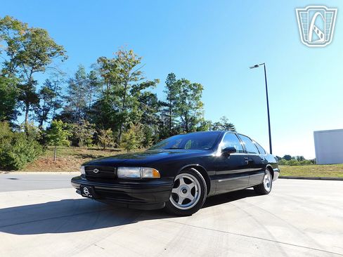 Used 1994 Chevrolet Impala SS image 2