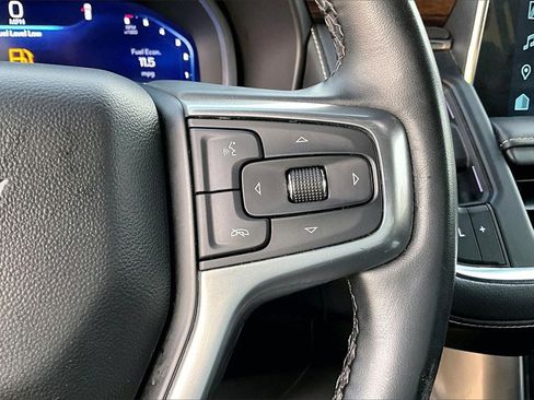 Used 2023 Chevrolet Suburban Premier image 12