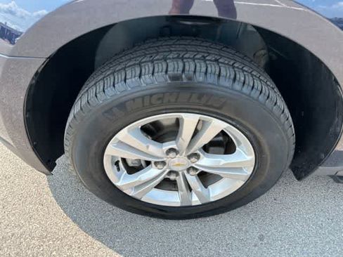 Used 2017 Chevrolet Equinox LS FWD image 3