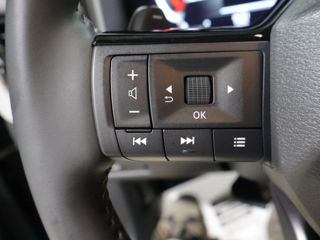 Used 2025 Nissan Rogue Platinum w/ Platinum Premium Package AWD/4WD image 31