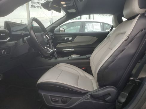 Used 2024 Ford Mustang Premium image 9